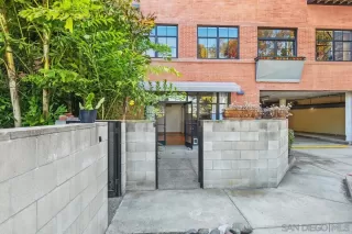 Photo #3: 260009843 Listing 