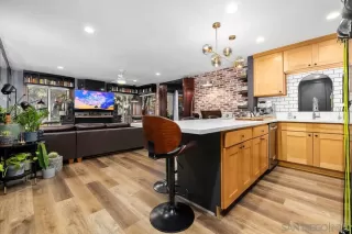 Browse active condo listings in PLAZA