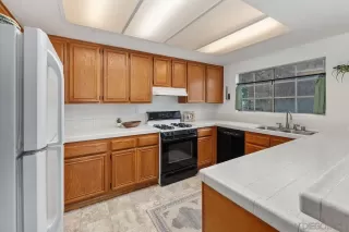 Photo #4: 260009870 Listing 