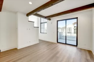 Photo #3: 260009877 Listing 