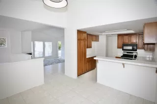 Photo #4: 260009900 Listing 