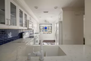 Photo #6: 260009942 Listing 