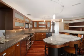 Photo #6: 2600100 Listing 