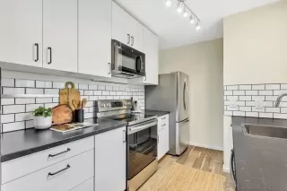 Photo #3: 260010040 Listing 