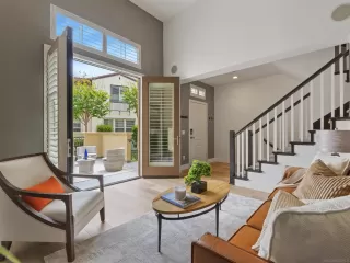 Browse active condo listings in VOSCANA