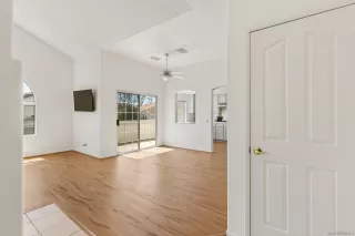 Photo #3: 260010136 Listing 