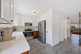 Photo #2: 260010160 Listing 