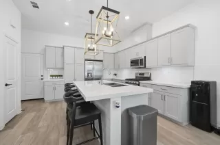 Photo #6: 260010169 Listing 