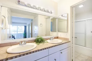 Photo #3: 260010207 Listing 