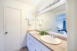 Photo #5: 260010207 Listing 