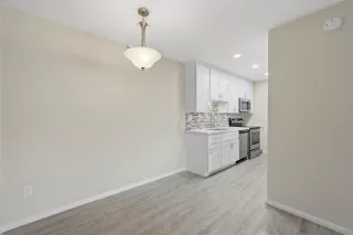 Photo #4: 260010216 Listing 