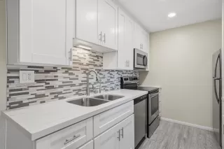 Photo #5: 260010216 Listing 