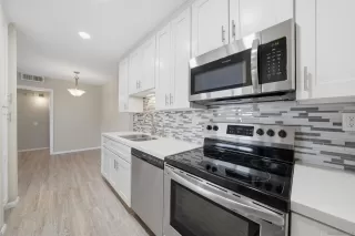 Photo #6: 260010216 Listing 