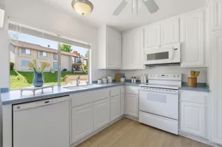 Photo #6: 260010272 Listing 