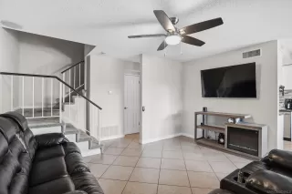 Photo #2: 2600103 Listing 