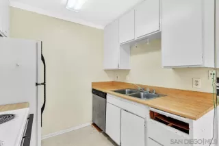 Photo #5: 260010319 Listing 