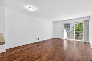 Photo #2: 260010345 Listing 