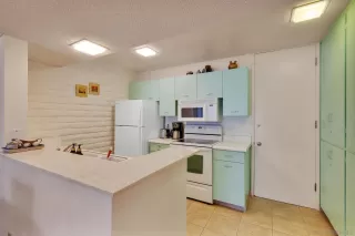 Photo #6: 260010396 Listing 