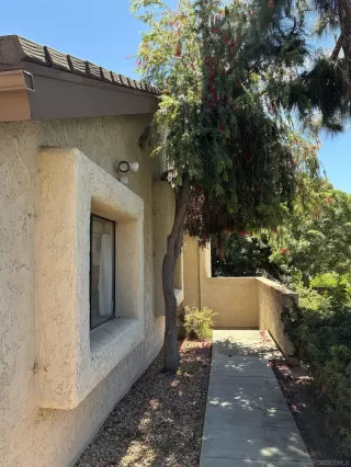 Photo #3: 260010417 Listing 