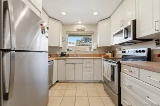 Photo #4: 260010420 Listing
