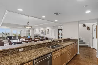 Photo #5: 260010423 Listing 