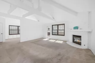 Photo #1: 260010496 Listing 