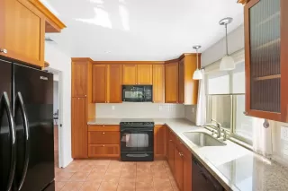 Photo #1: 260010533 Listing 