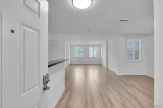 Photo #2: 260010632 Listing 