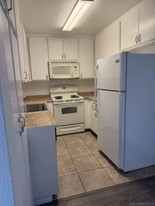 Photo #3: 260010750 Listing