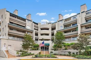 More Details about MLS # 260010835 : 4701 DATE AVE UNIT 114