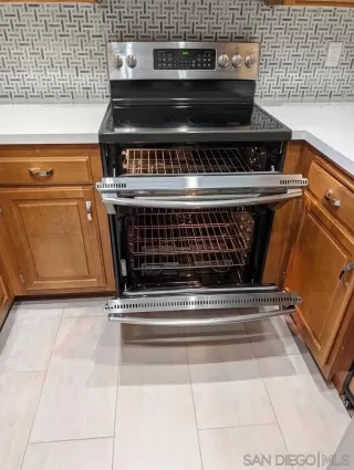 Photo #4: 260010863 Listing 