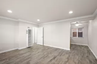 Photo #5: 260010870 Listing 