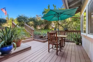 Photo #3: 260010898 Listing 