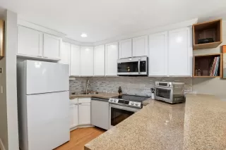 Photo #6: 260010933 Listing 