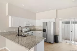 Photo #4: 260010941 Listing 