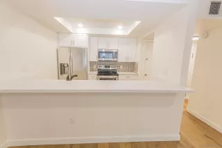 Photo #5: 260011000 Listing 