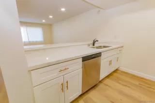 Photo #6: 260011000 Listing 