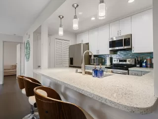Photo #6: 260011025 Listing 