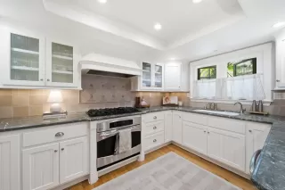 Photo #6: 260011040 Listing 