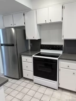 Photo #3: 260011110 Listing 