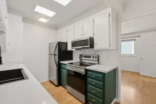 Photo #6: 260011117 Listing 