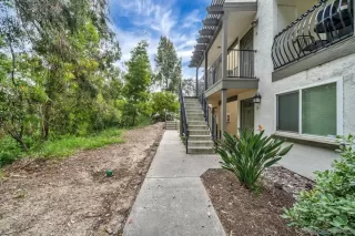 Photo #3: 260011160 Listing
