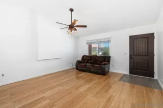 Photo #2: 260011194 Listing 