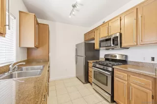Photo #5: 260011208 Listing 