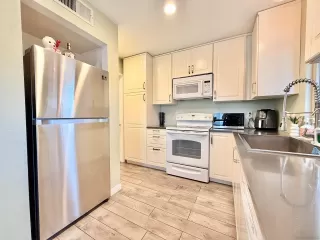 Photo #4: 260011330 Listing 