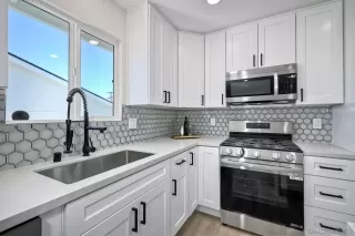 Photo #4: 260011406 Listing
