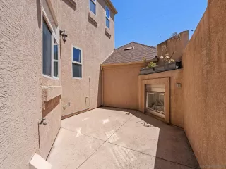 Photo #2: 260011407 Listing