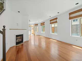 Photo #4: 260011407 Listing