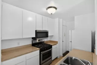 Photo #3: 260011420 Listing 