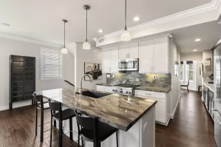 Photo #3: 260011443 Listing